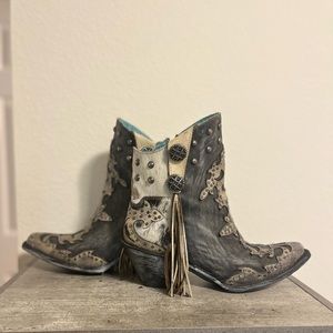 Women’s Corral Metallic Zip Bootie Style Z0092